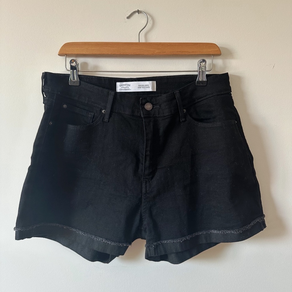 Levi's Signature High Rise Shorts